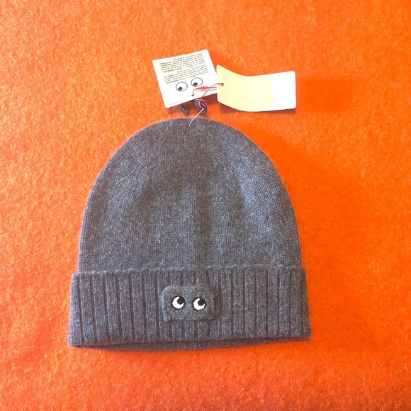 Anya Hindmarch Uniqlo collab gray 100% cashmere knitted beanie hat tuque NWT - Picture 2 of 8